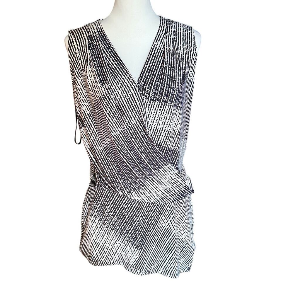 White House Black Market Black and White Sleeveless Top Small